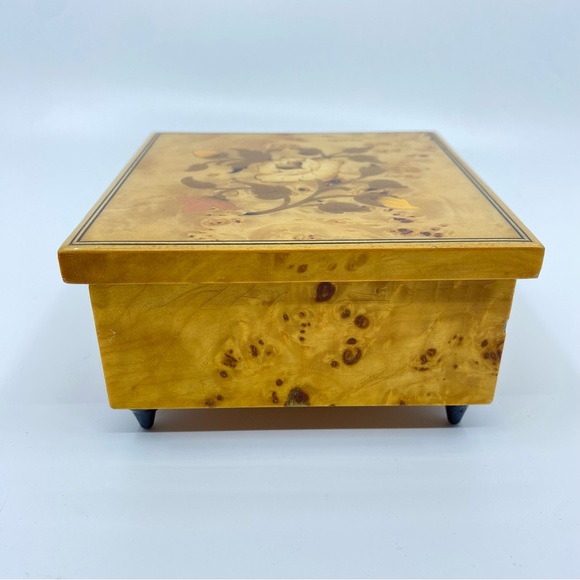 Beautiful Italian Burl Wood Floral Inlay House Of Goebel Strangers In The Night - Picture 2 of 16